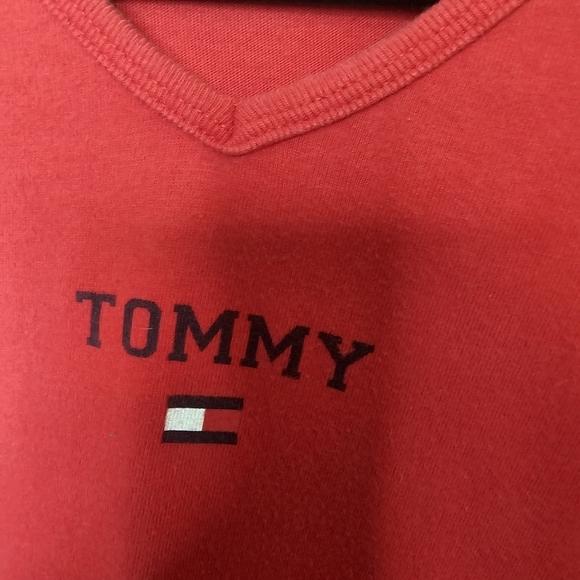Tommy Hilfiger Womens L Large Red Tee Shirt Short Sleeve Logo Graphic Spellout - Picture 5 of 8